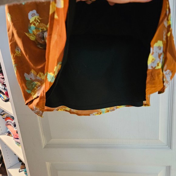 Volcom skater mini skirt - Picture 3 of 4